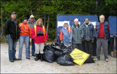 Tammy's Cove volunteers